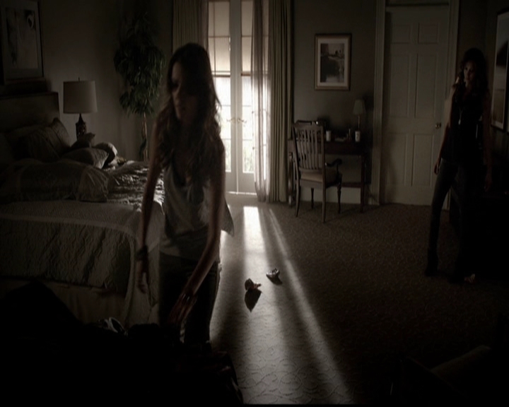 VampireDiariesWorld-dot-org_5x05MontersBall0446.jpg