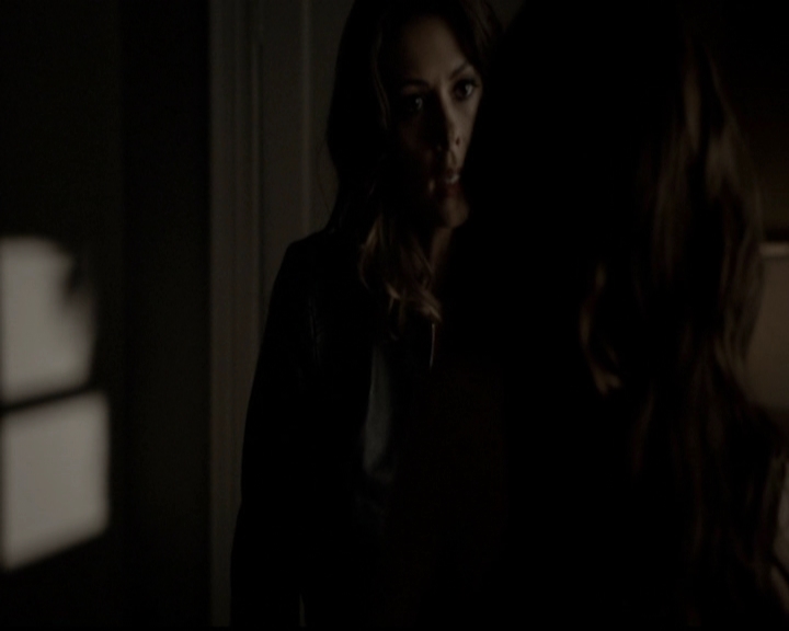 VampireDiariesWorld-dot-org_5x05MontersBall0456.jpg