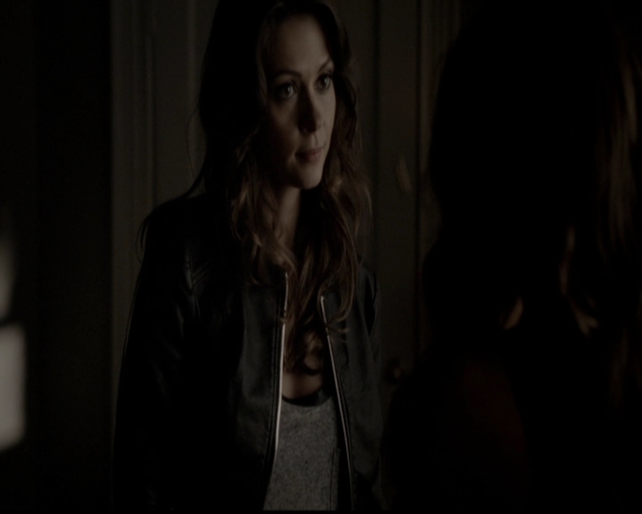 VampireDiariesWorld-dot-org_5x05MontersBall0457.jpg