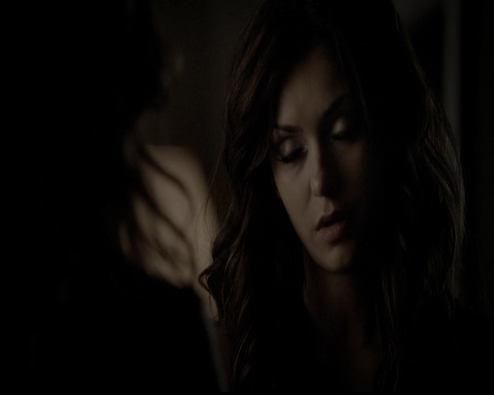 VampireDiariesWorld-dot-org_5x05MontersBall0463.jpg