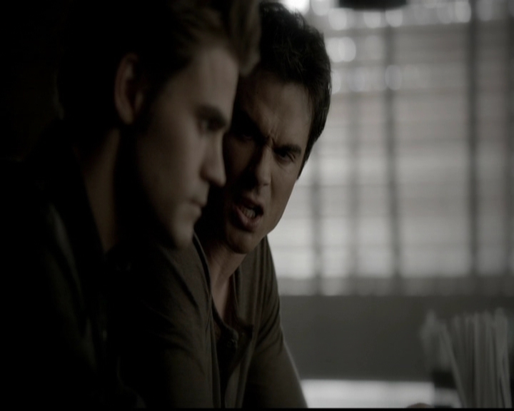 VampireDiariesWorld-dot-org_5x05MontersBall0605.jpg