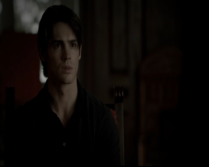 VampireDiariesWorld-dot-org_5x05MontersBall0619.jpg