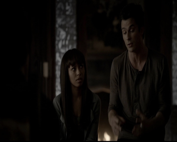 VampireDiariesWorld-dot-org_5x05MontersBall0621.jpg