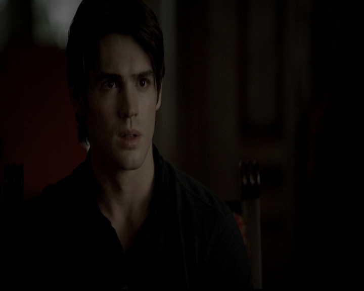 VampireDiariesWorld-dot-org_5x05MontersBall0641.jpg