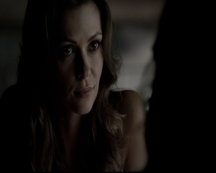 VampireDiariesWorld-dot-org_5x05MontersBall0729.jpg