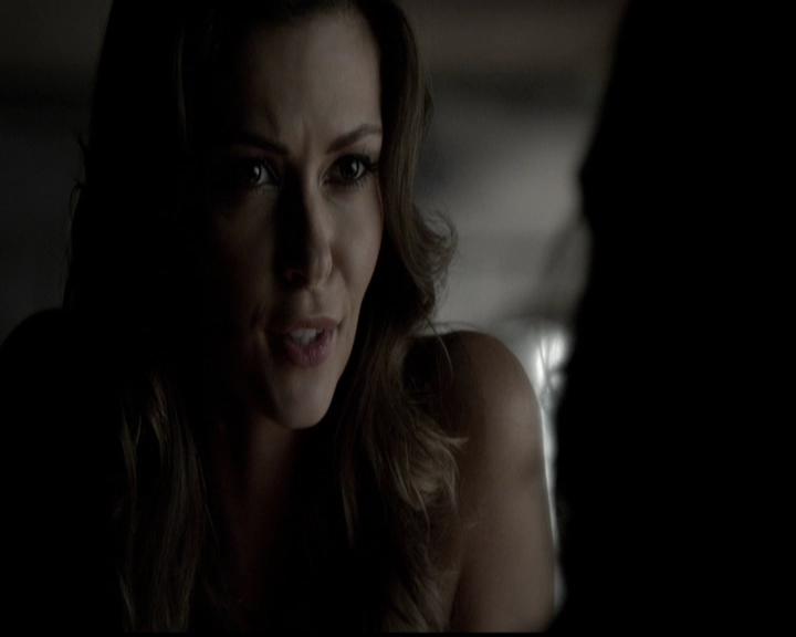 VampireDiariesWorld-dot-org_5x05MontersBall0731.jpg