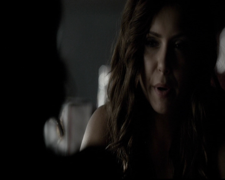 VampireDiariesWorld-dot-org_5x05MontersBall0751.jpg