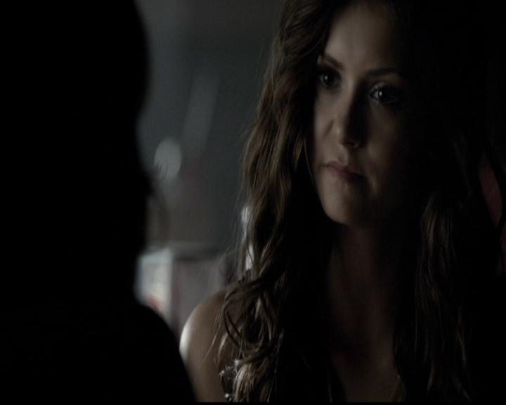 VampireDiariesWorld-dot-org_5x05MontersBall0775.jpg