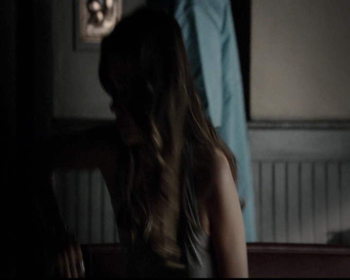 VampireDiariesWorld-dot-org_5x05MontersBall0783.jpg