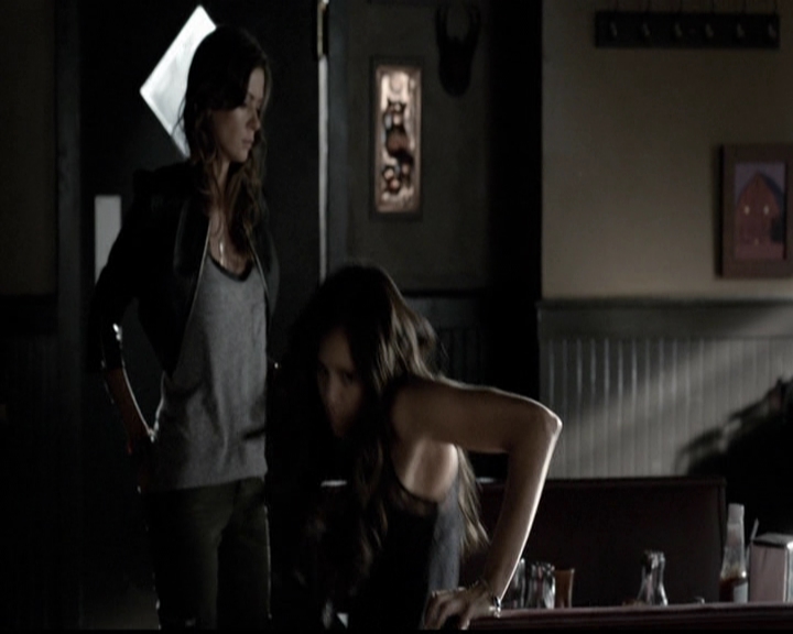 VampireDiariesWorld-dot-org_5x05MontersBall0787.jpg