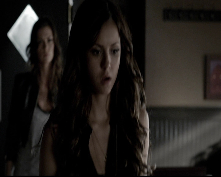 VampireDiariesWorld-dot-org_5x05MontersBall0792.jpg