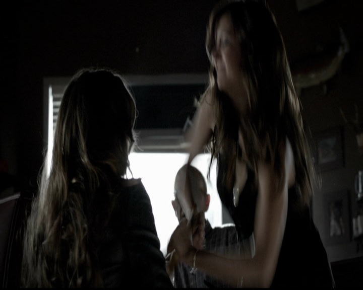 VampireDiariesWorld-dot-org_5x05MontersBall0796.jpg