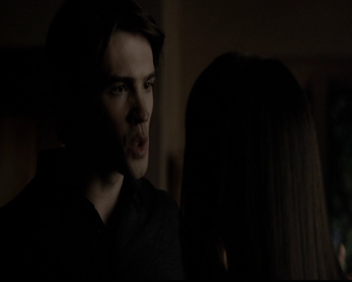 VampireDiariesWorld-dot-org_5x05MontersBall0822.jpg