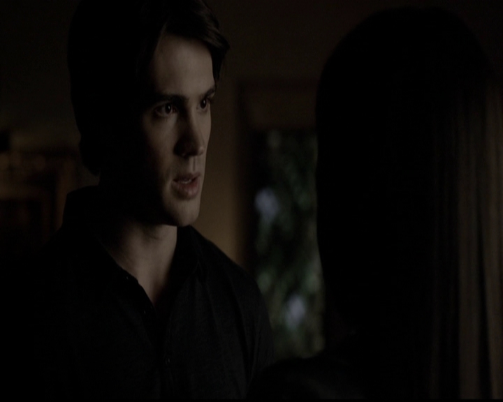 VampireDiariesWorld-dot-org_5x05MontersBall0827.jpg