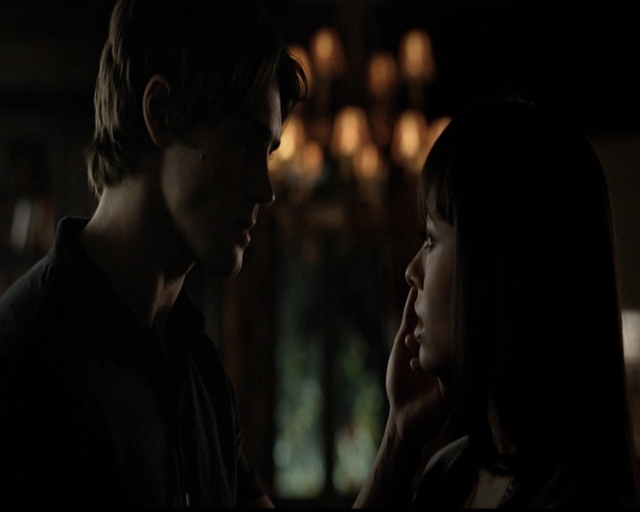 VampireDiariesWorld-dot-org_5x05MontersBall0831.jpg