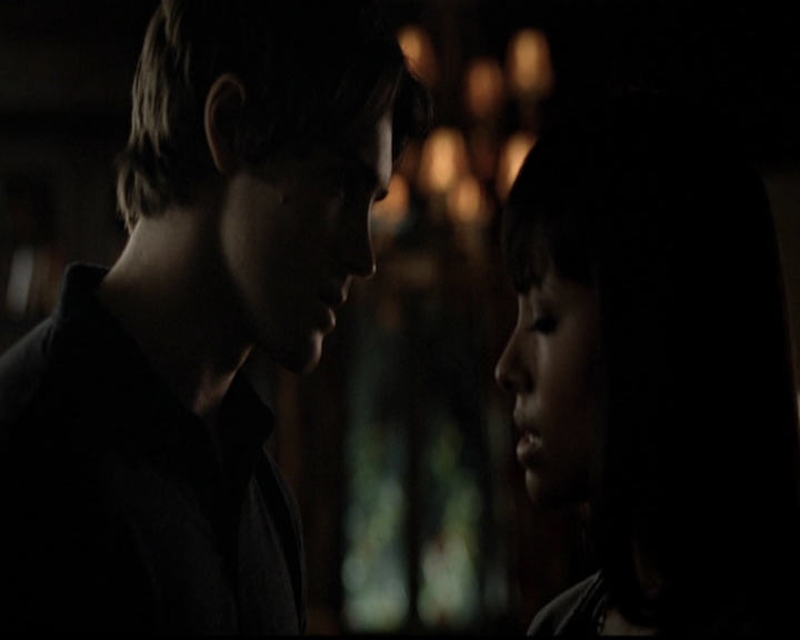 VampireDiariesWorld-dot-org_5x05MontersBall0836.jpg