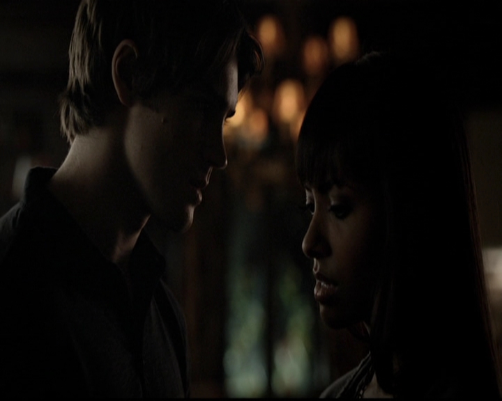 VampireDiariesWorld-dot-org_5x05MontersBall0837.jpg