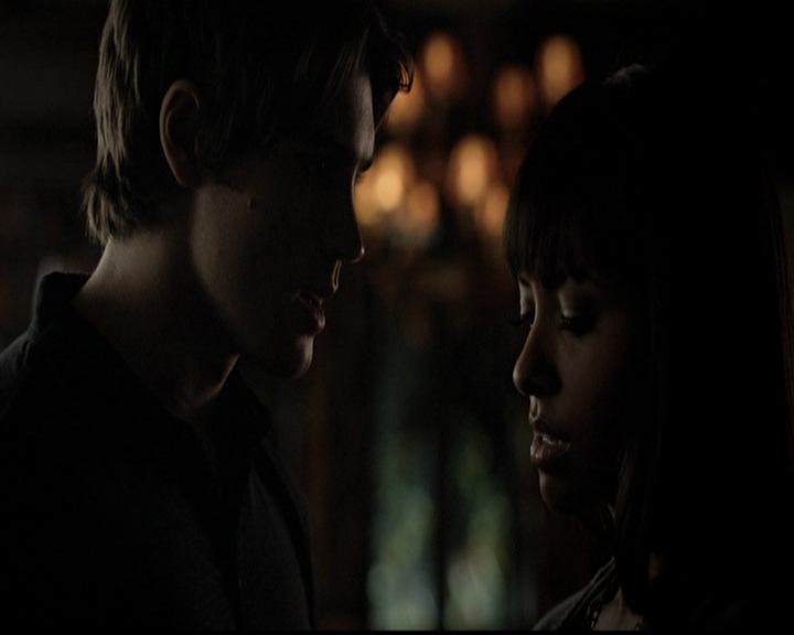 VampireDiariesWorld-dot-org_5x05MontersBall0838.jpg