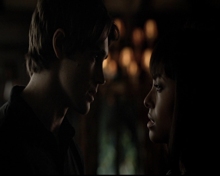 VampireDiariesWorld-dot-org_5x05MontersBall0840.jpg