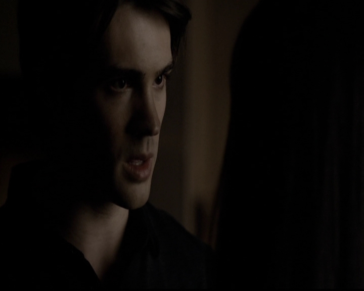 VampireDiariesWorld-dot-org_5x05MontersBall0843.jpg