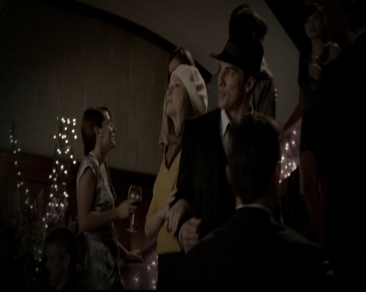 VampireDiariesWorld-dot-org_5x05MontersBall0855.jpg