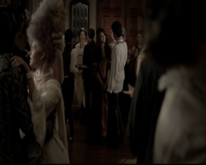 VampireDiariesWorld-dot-org_5x05MontersBall0906.jpg