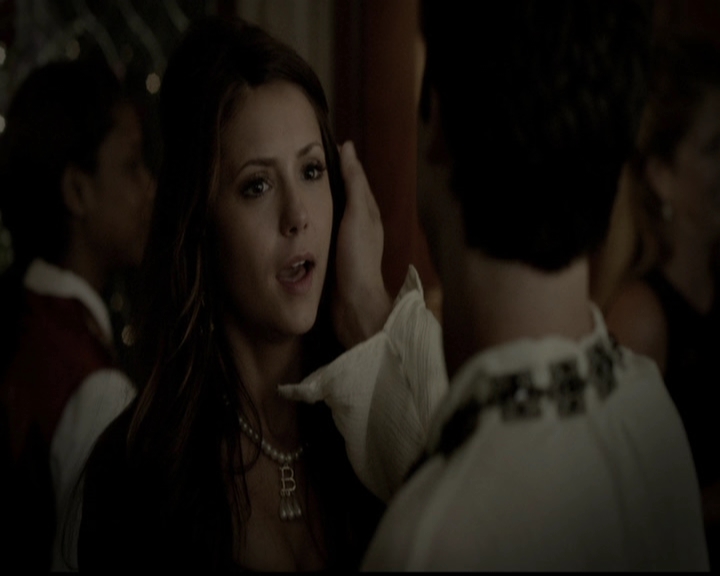 VampireDiariesWorld-dot-org_5x05MontersBall0907.jpg