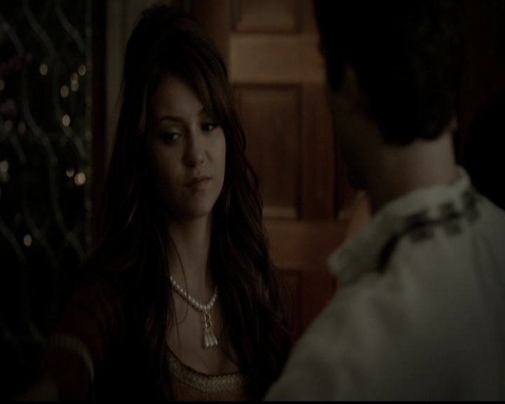 VampireDiariesWorld-dot-org_5x05MontersBall0913.jpg