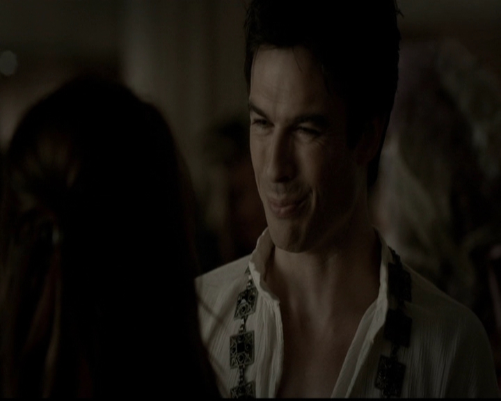 VampireDiariesWorld-dot-org_5x05MontersBall0934.jpg