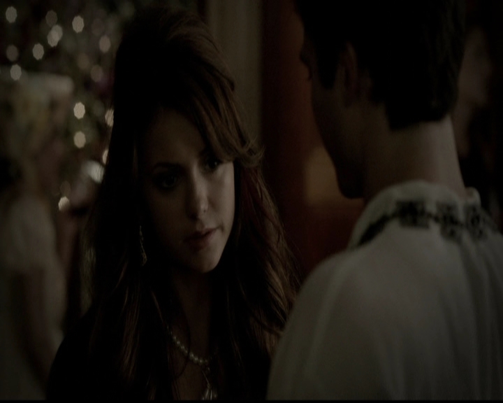 VampireDiariesWorld-dot-org_5x05MontersBall0935.jpg