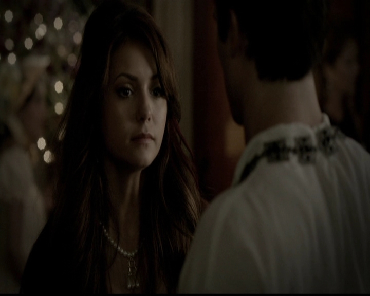 VampireDiariesWorld-dot-org_5x05MontersBall0957.jpg