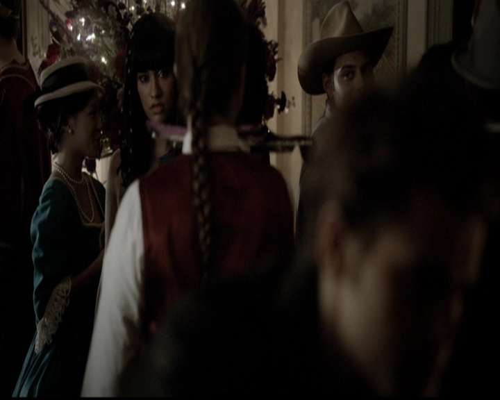 VampireDiariesWorld-dot-org_5x05MontersBall1038.jpg