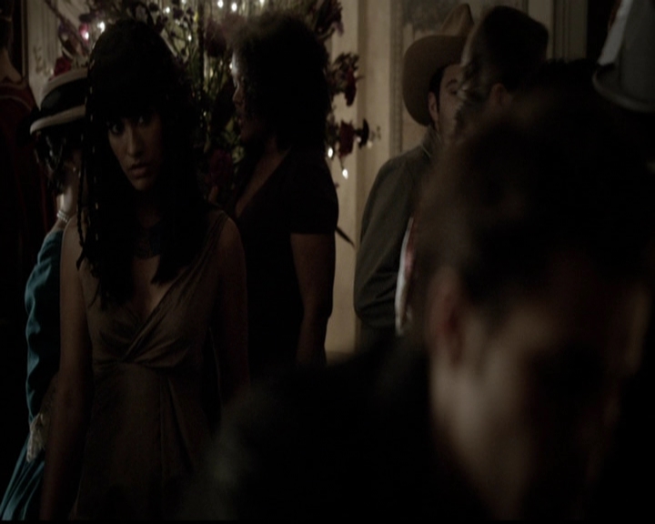 VampireDiariesWorld-dot-org_5x05MontersBall1040.jpg