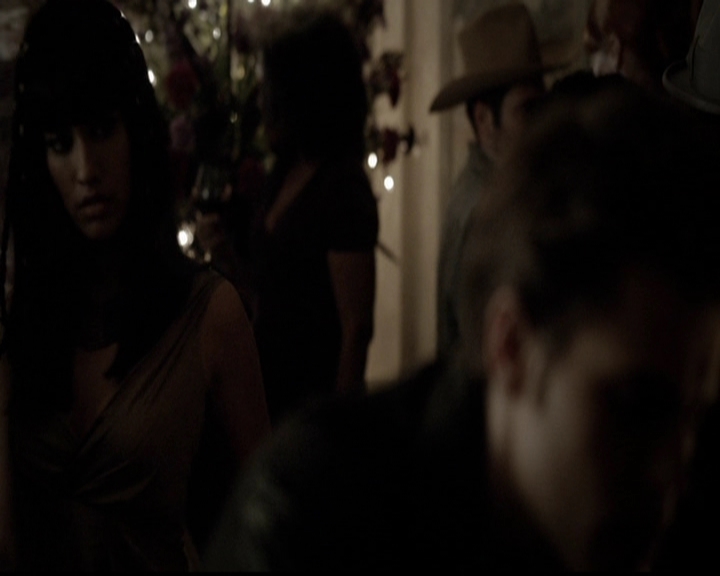 VampireDiariesWorld-dot-org_5x05MontersBall1041.jpg