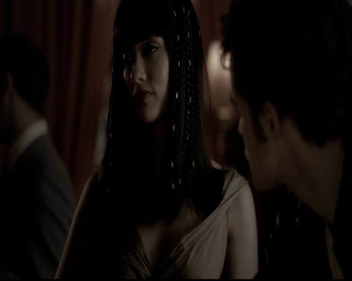 VampireDiariesWorld-dot-org_5x05MontersBall1043.jpg