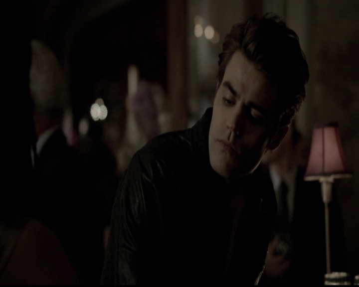 VampireDiariesWorld-dot-org_5x05MontersBall1044.jpg