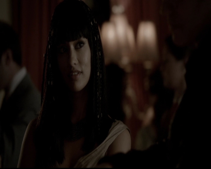 VampireDiariesWorld-dot-org_5x05MontersBall1053.jpg