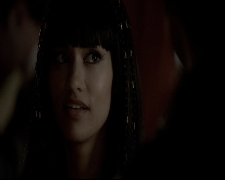 VampireDiariesWorld-dot-org_5x05MontersBall1061.jpg