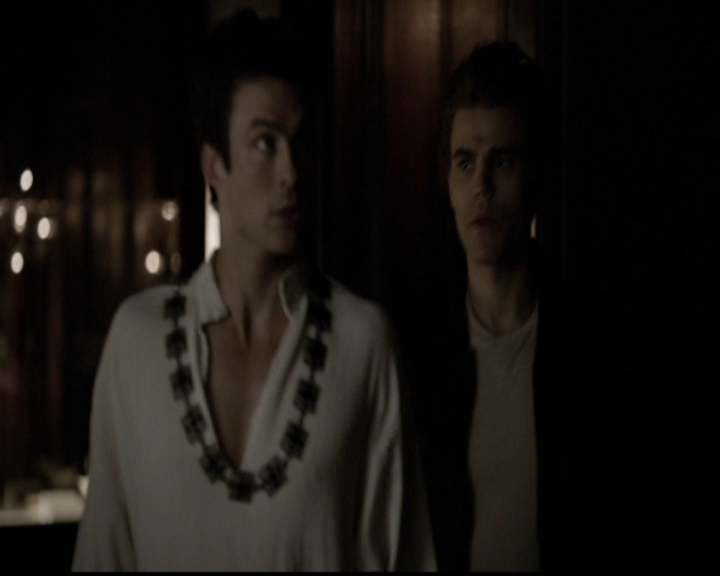 VampireDiariesWorld-dot-org_5x05MontersBall1083.jpg