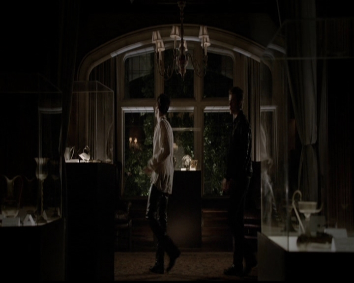 VampireDiariesWorld-dot-org_5x05MontersBall1084.jpg