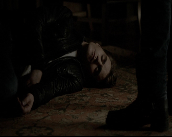 VampireDiariesWorld-dot-org_5x05MontersBall1098.jpg