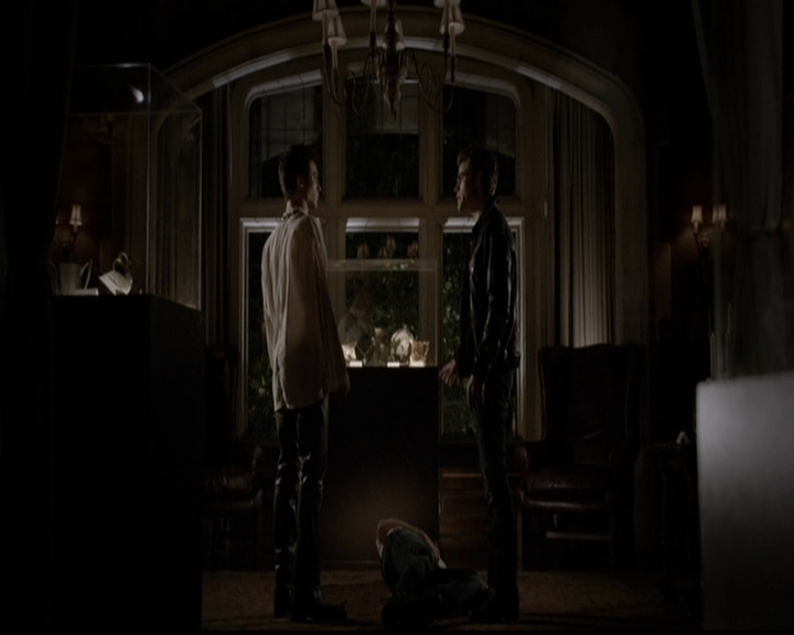 VampireDiariesWorld-dot-org_5x05MontersBall1135.jpg