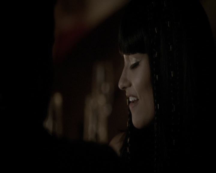 VampireDiariesWorld-dot-org_5x05MontersBall1185.jpg