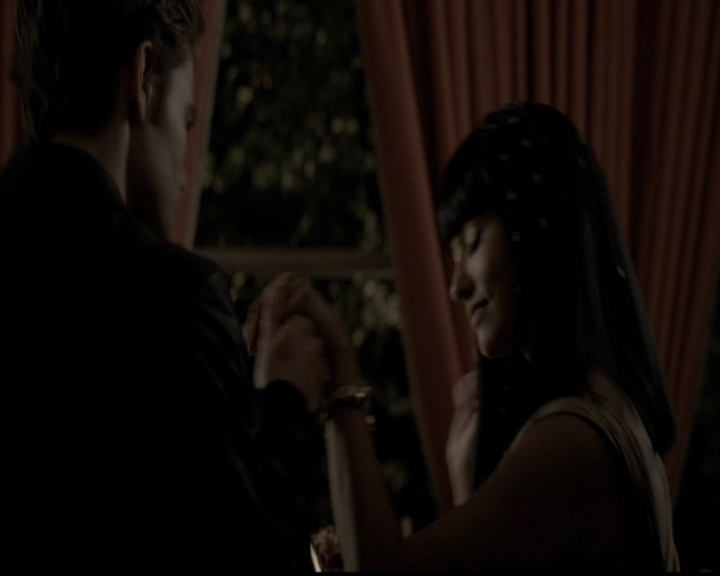 VampireDiariesWorld-dot-org_5x05MontersBall1194.jpg