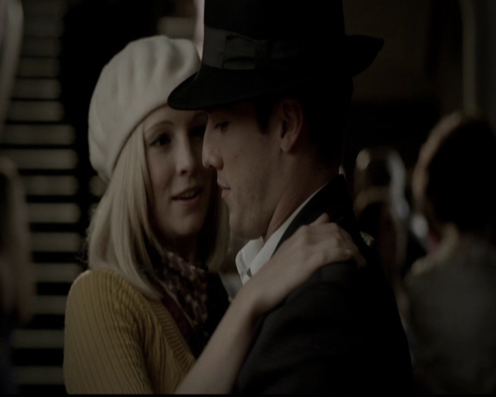 VampireDiariesWorld-dot-org_5x05MontersBall1215.jpg