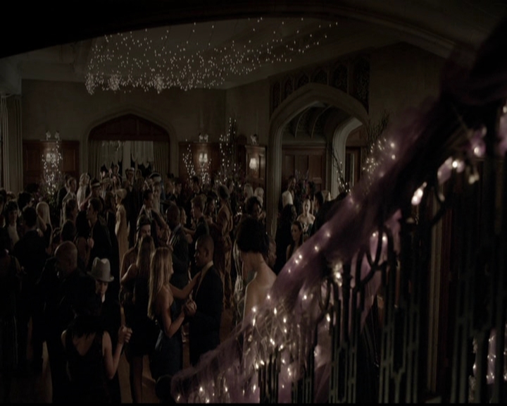 VampireDiariesWorld-dot-org_5x05MontersBall1234.jpg