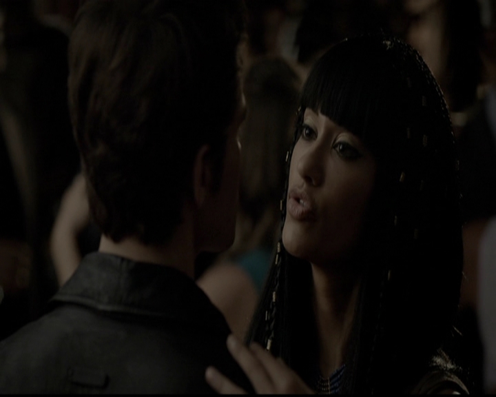 VampireDiariesWorld-dot-org_5x05MontersBall1239.jpg