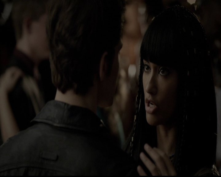 VampireDiariesWorld-dot-org_5x05MontersBall1245.jpg