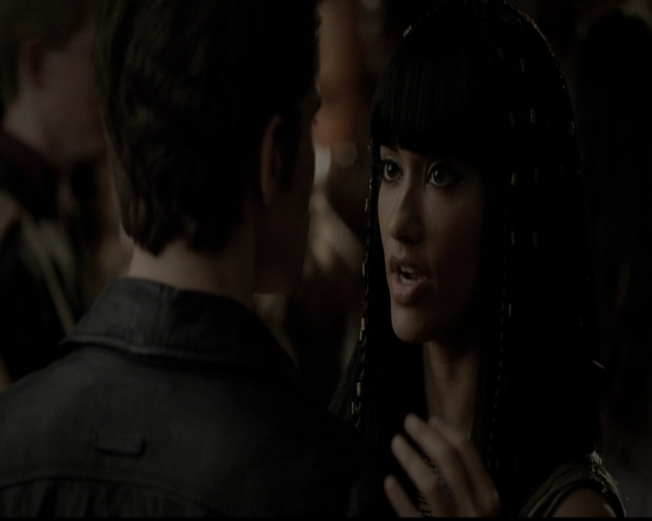 VampireDiariesWorld-dot-org_5x05MontersBall1247.jpg