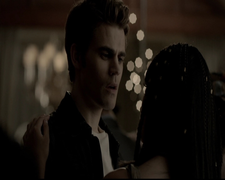 VampireDiariesWorld-dot-org_5x05MontersBall1248.jpg